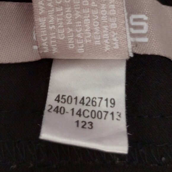 Chico's Black Classic Career Pants 2.5 Short - Picture 6 of 9